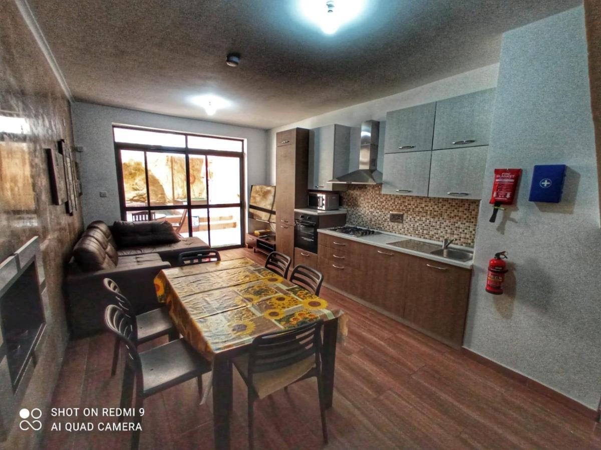 Town House With Private Pool In Village Centre Kalkara Exterior photo