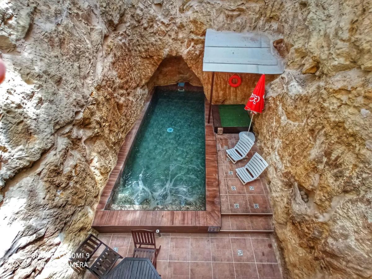 Town House With Private Pool In Village Centre Kalkara Exterior photo